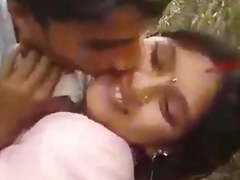 Desi wife cheating with lover in field outdoor fuck